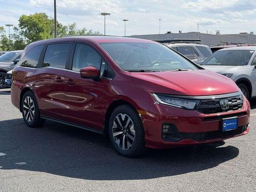 Radiant Red Metallic II 2026 Honda Odyssey EX-L