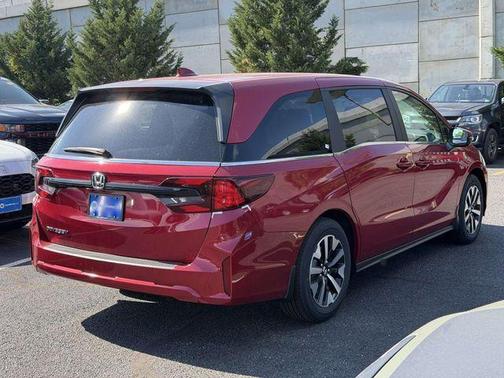Radiant Red Metallic II 2026 Honda Odyssey EX-L