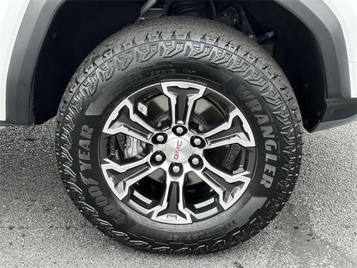 2023 GMC Canyon AT4