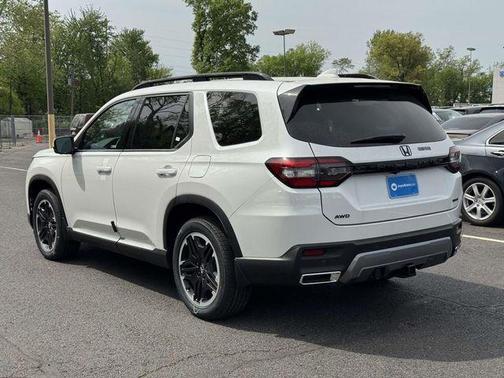 Platinum White Pearl 2026 Honda Pilot Touring S