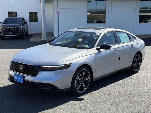 Solar Silver Metallic 2026 Honda Accord SE
