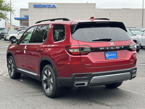 Radiant Red Metallic II 2026 Honda Pilot Elite