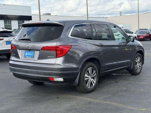 Modern Steel Metallic 2016 Honda Pilot EX-L
