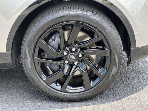 2024 Land Rover Discovery P360 Dynamic SE