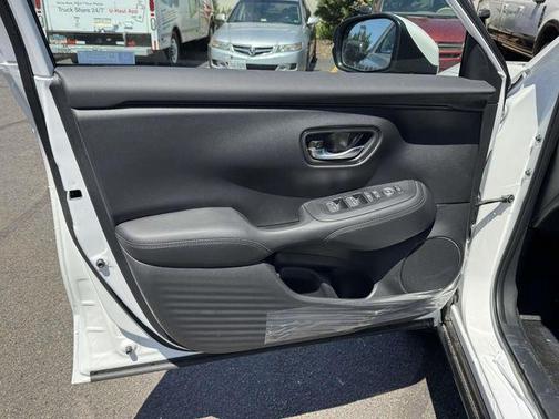 Platinum White Pearl 2026 Honda HR-V EX-L