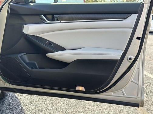 2019 Honda Accord Hybrid Touring