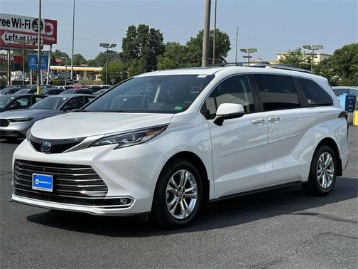 2022 Toyota Sienna Platinum 7 Passenger