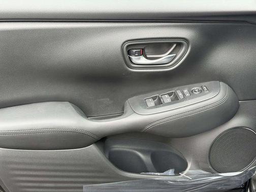 Crystal Black Pearl 2026 Honda HR-V LX