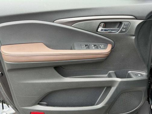 Crystal Black Pearl 2026 Honda Ridgeline RTL