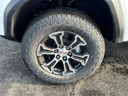 2025 GMC Canyon AT4