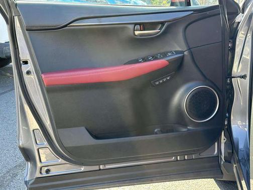 2021 Lexus NX 300h Luxury