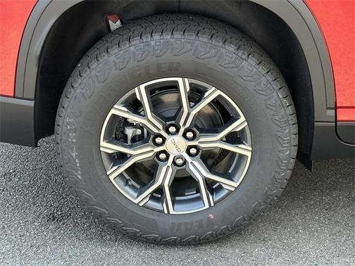 2025 GMC Acadia AT4