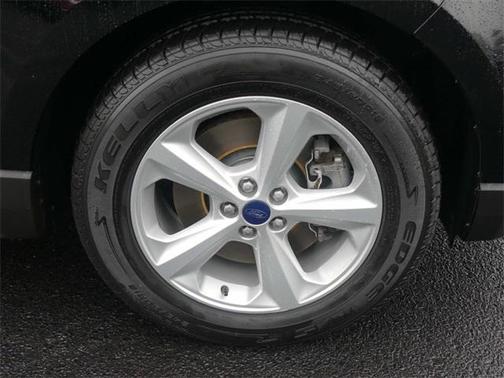 Photo 5 of 28 of 2018 Ford Edge SE