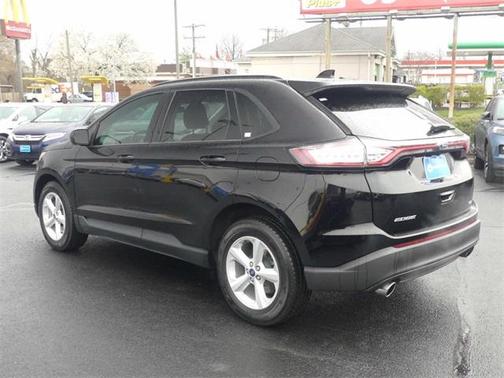 Photo 3 of 28 of 2018 Ford Edge SE