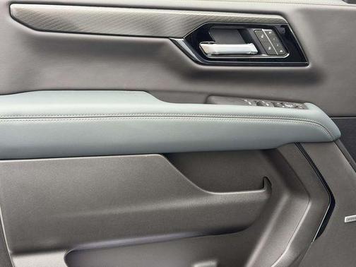 Summit White 2026 GMC Yukon XL AT4