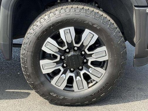 Onyx Black 2024 GMC Sierra 2500 Denali