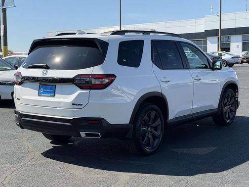 Platinum White Pearl 2025 Honda Pilot Sport