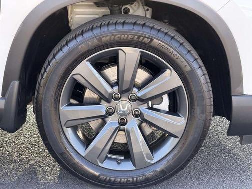 Platinum White Pearl 2025 Honda Pilot Sport