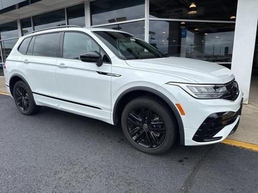 2022 Volkswagen Tiguan 2.0T SE R-Line Black