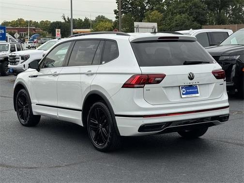 2022 Volkswagen Tiguan 2.0T SE R-Line Black