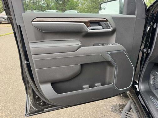 Onyx Black 2026 GMC Sierra 1500 SLE