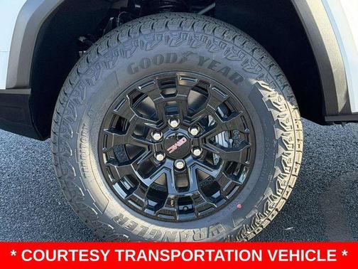 Summit White 2026 GMC Canyon Elevation