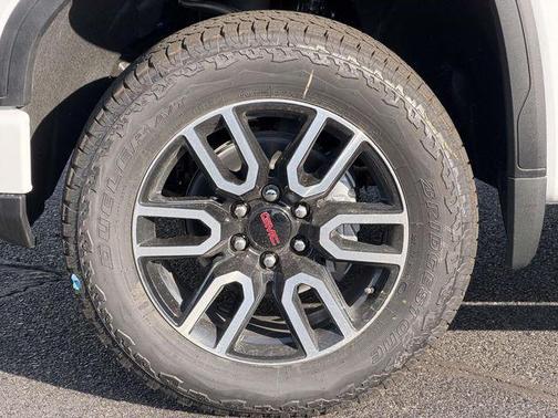 Summit White 2026 GMC Sierra 1500 AT4