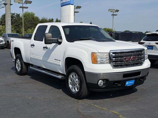 Summit White 2014 GMC Sierra 2500 SLE