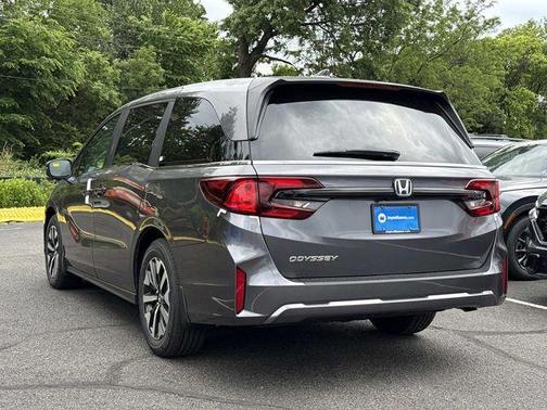 Modern Steel Metallic 2026 Honda Odyssey EX-L