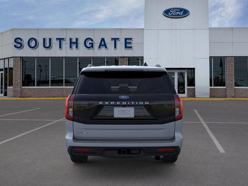 Glacier Gray Metallic 2026 Ford Expedition Active