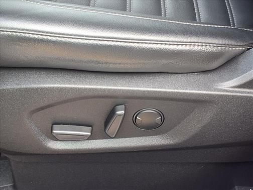 STAR WHITE 2024 Ford Edge SEL