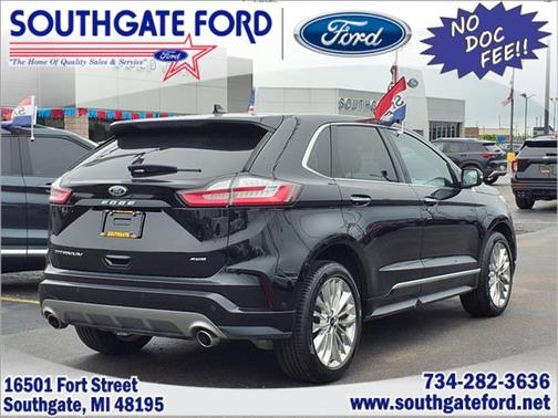 2022 Ford Edge Titanium