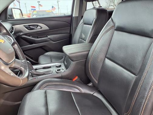 Graphite Metallic 2019 Chevrolet Traverse LT Leather