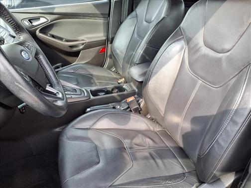 Ingot Silver 2015 Ford Focus SE