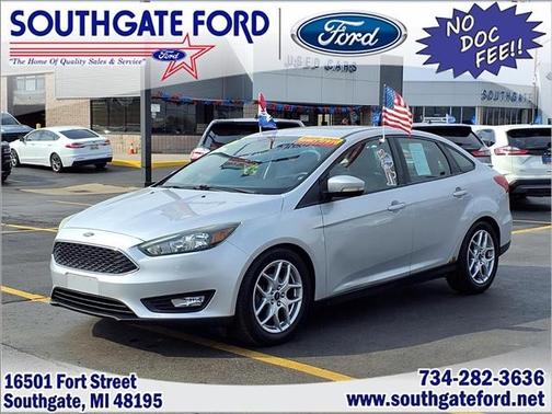 Ingot Silver 2015 Ford Focus SE