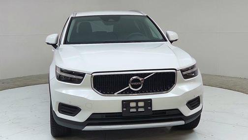 2020 Volvo XC40 T4 Momentum