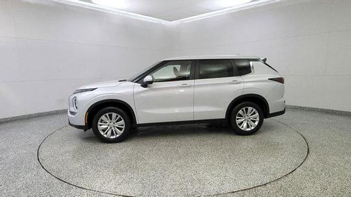 2025 Mitsubishi Outlander ES