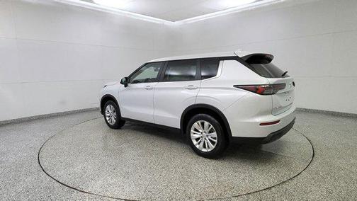 2025 Mitsubishi Outlander ES