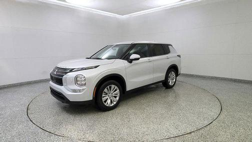 2025 Mitsubishi Outlander ES