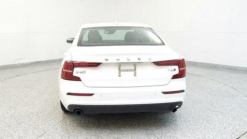 2021 Volvo S60 T6 Momentum