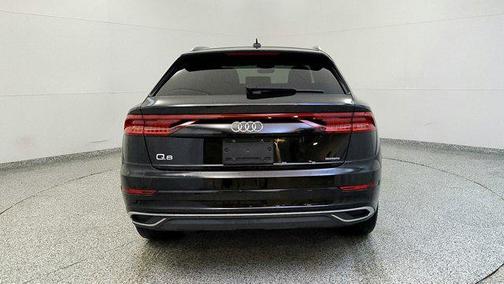 2022 Audi Q8 55 Premium Plus