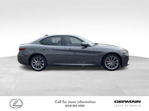 2022 Alfa Romeo Giulia Base