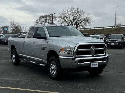 2018 RAM 3500 SLT Crew Cab 4x4 8' Box