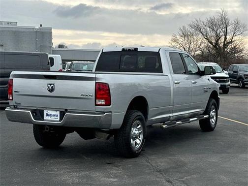 2018 RAM 3500 SLT Crew Cab 4x4 8' Box
