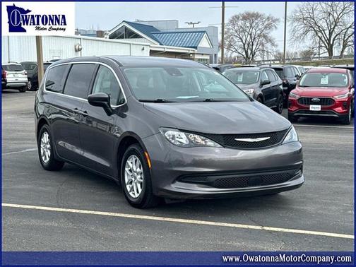 2023 Chrysler Voyager LX