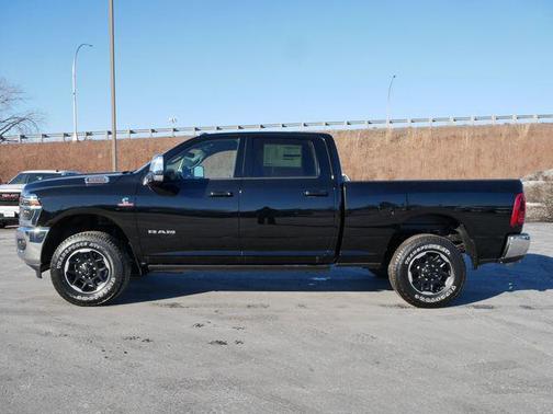 2026 RAM 3500 Laramie Crew Cab 4x4 6'4' Box