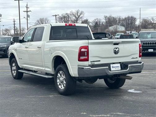 2022 RAM 3500 Laramie Crew Cab 4x4 6'4' Box