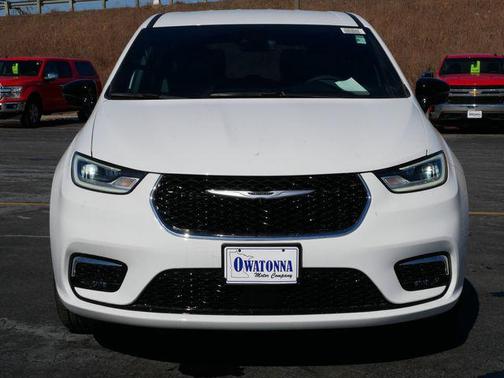 2026 Chrysler Pacifica L