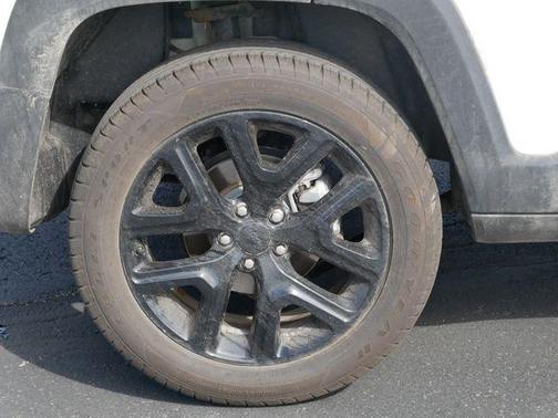 Alpine White Clearcoat 2023 Jeep Renegade Altitude