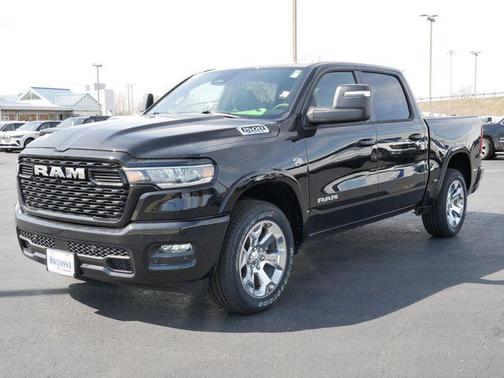 Diamond Black Crystal Pearlcoat 2026 RAM 1500 Big Horn/Lone Star